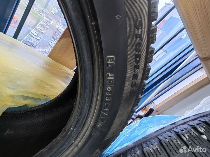 Bridgestone Blizzak VRX2 225/50 R17