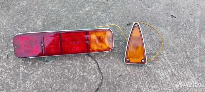 Фонарь задний