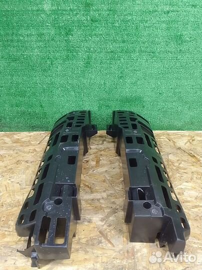 Абсорбер бампера передний Renault Clio