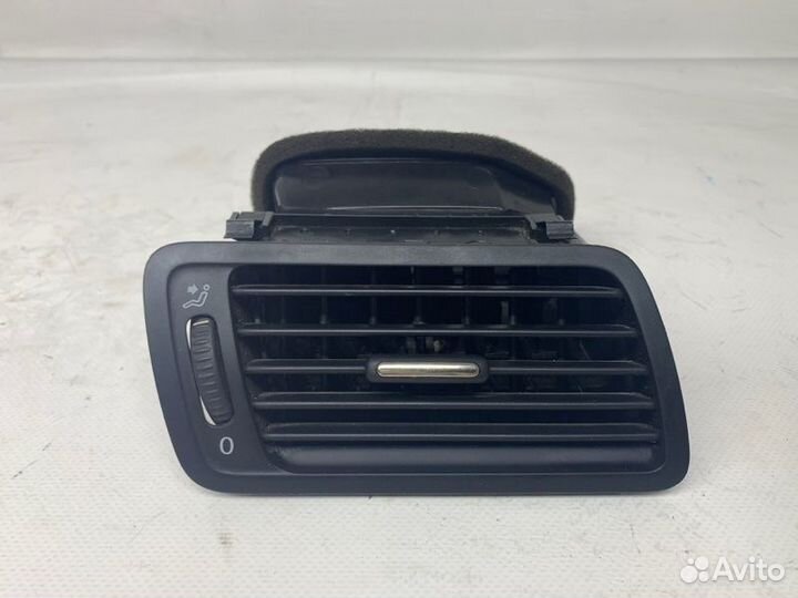 Дефлектор правый Volkswagen Passat B6 2.0 2008