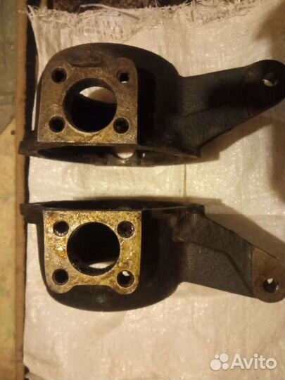 Поворотный кулак УАЗ