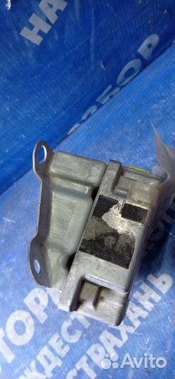 Блок управления airbag Toyota Vitz хэтчбек 1SZ-FE