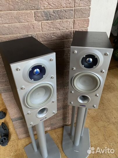 Полочные Energy Connoisseur C-1, Canada