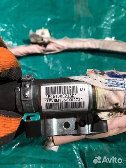 Шторка левая боковая Jeep Grand Cherokee 4 wk2