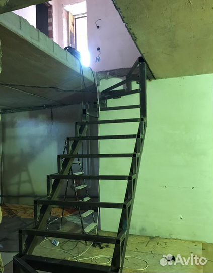 Сварной Каркас Межэтажной Лестницы на Второй Этаж