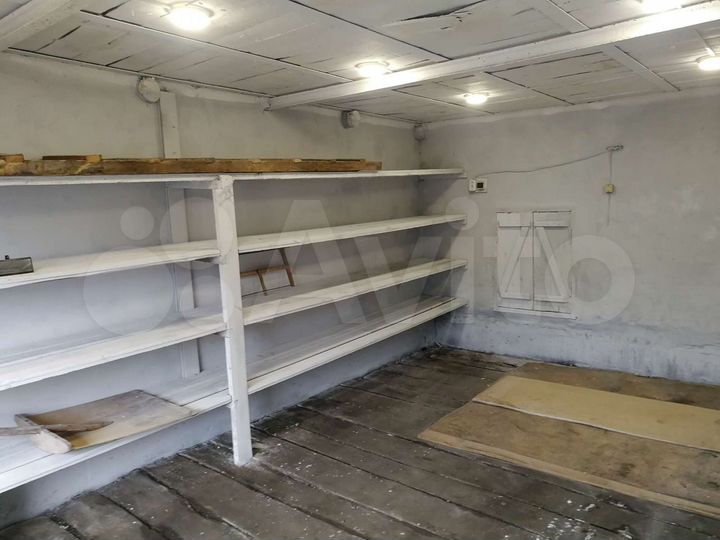 Гараж, > 30 м²