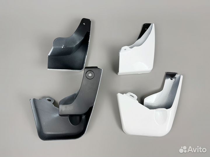 Брызговики Toyota Vitz 130 Белые