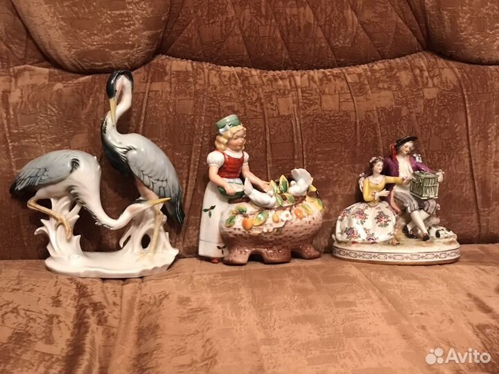 Девочка с голубями