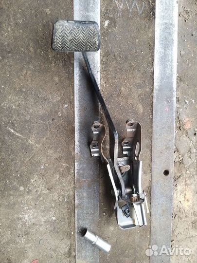 Педаль тормоза тойота королла, аурис e150