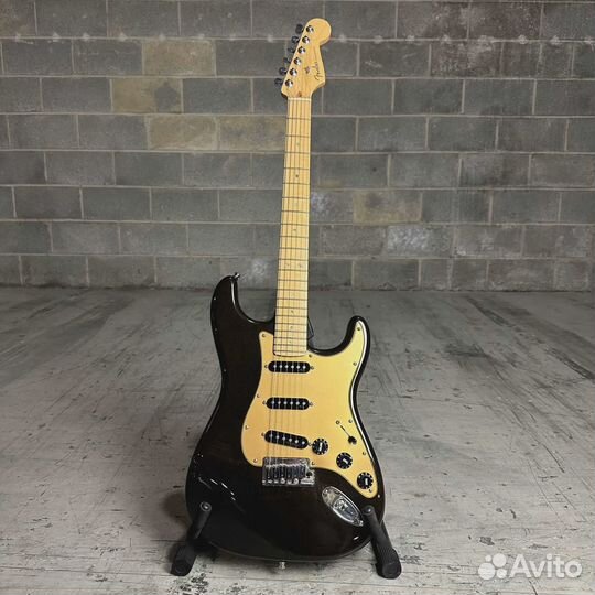 Электрогитара Fender American Deluxe Stratocaster