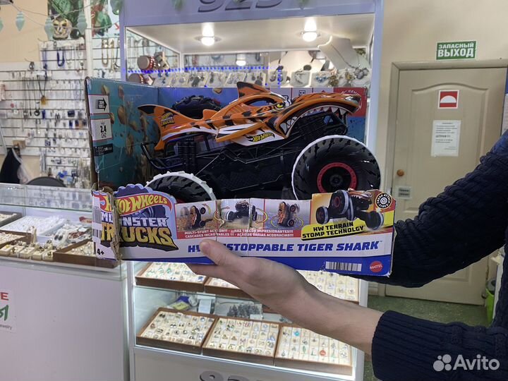 Монстр-трак ру Hot Wheels 1:14 HGV87