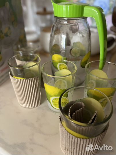 Кувшин стеклянный с бокалами