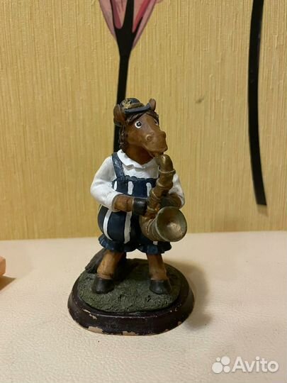Фигурка (статуэтка) коня