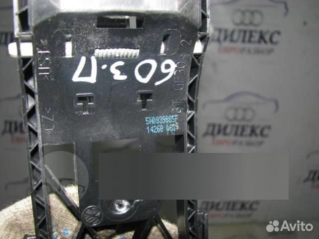 Кронштейн ручки VW Tiguan 2007-2011