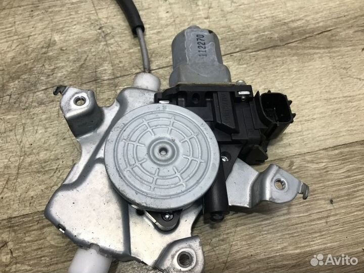 Стеклоподъемник передний левый Nissan Juke 1.6