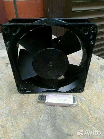 Вентиляторы б/у 120х120мм. 180кубов в час. Германи
