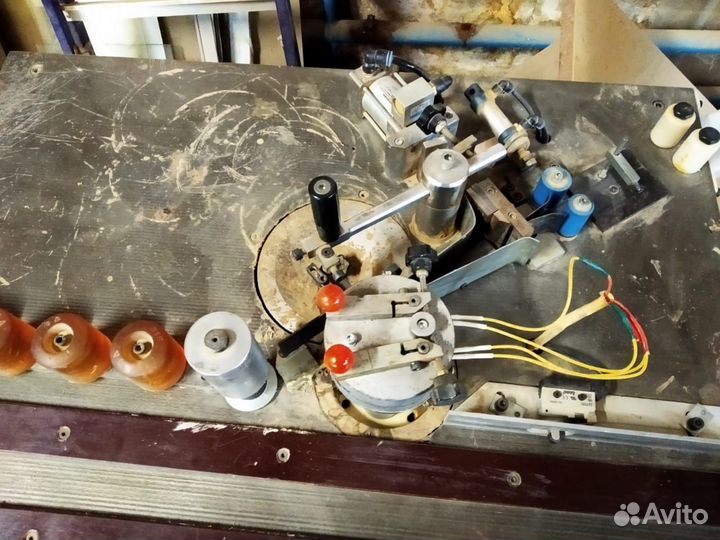 Продаю станок кромкооблицовочный
