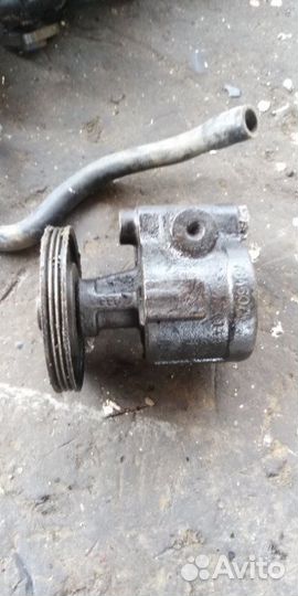 Насос гур Renault Megane E7J