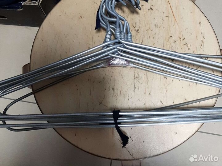 Плечики железные