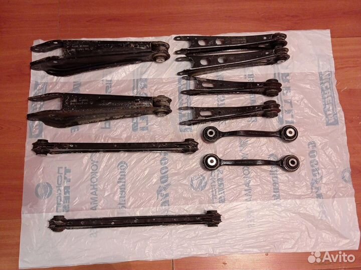 Запчасти на BMWх3 задний рычаги