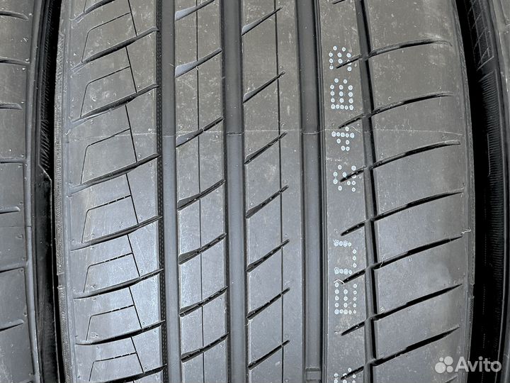 Kapsen RS26 Practical Max HP 285/40 R22 и 325/35 R22 156V