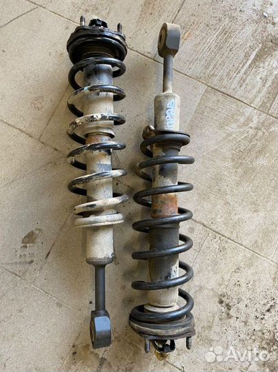 Амортизаторы передние пара Toyota land Cruiser 200