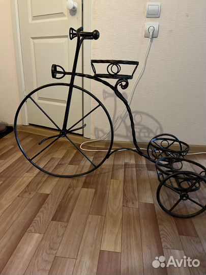 Подставка кованная под цветы