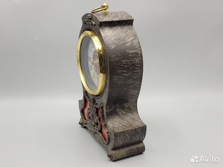 Часы настольные Янтарь Кварц СССР корпус пластик