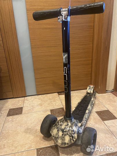 Самокат трехколесный scooter