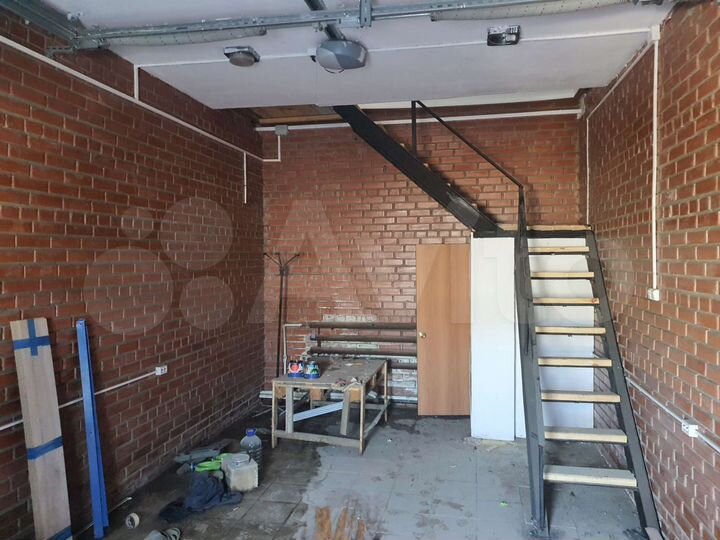 Гараж, > 30 м²