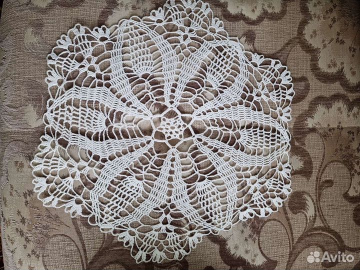 Салфетка кружевная ручной работы