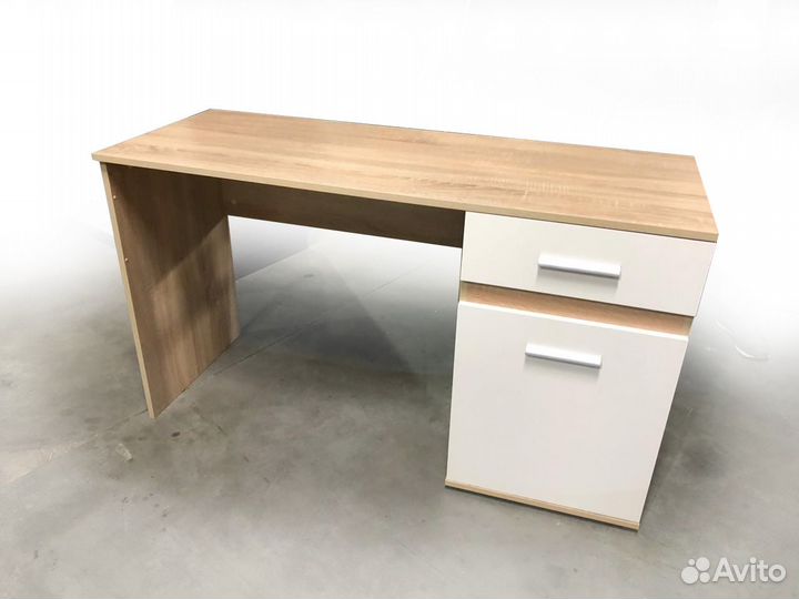 Письменный стол