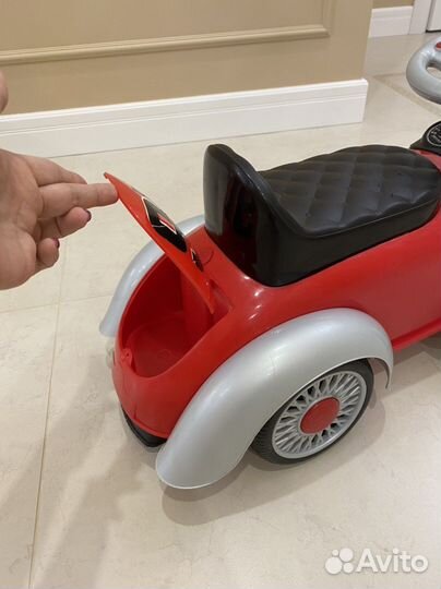 Машинка-каталка в ретро стиле
