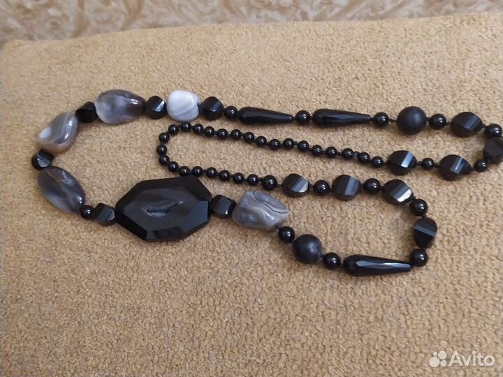 Красивые бусы 85 см. Заколка старая с янтарем