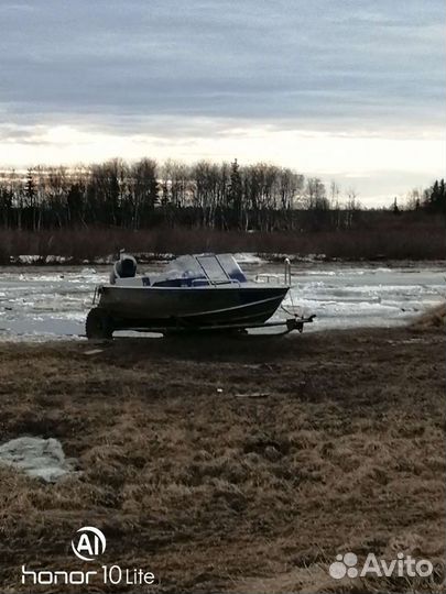 Продам лодку с мотором