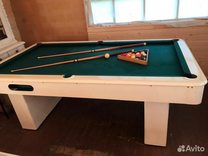 Бильярдный стол