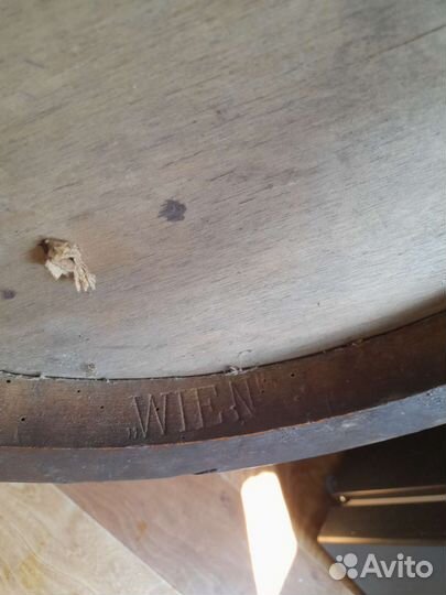 Антикварный стул тонет wien