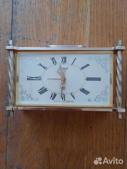 Часы настольные 
