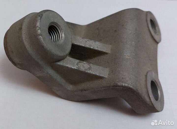 Кронштейн заднего редуктора (правый ) Хундай Крета