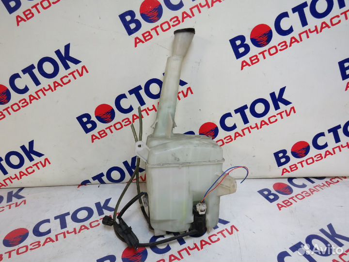 Бачок омывателя toyota premio ZZT240, AZT240, NZT2