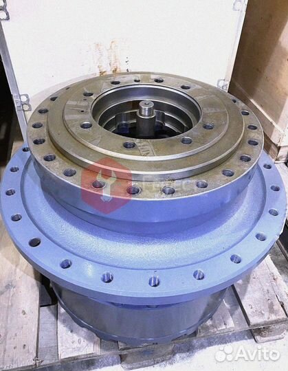 Бортовой редуктор Komatsu PC300-8M0