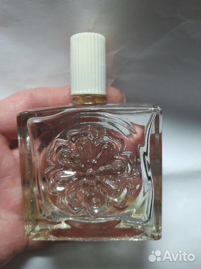 Пустой флакон от духов 