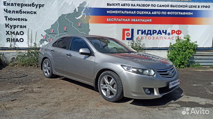 Накладка двери передней правой Honda Accord 8 8353