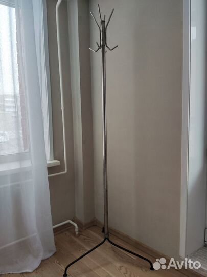 Вешалка в прихожую