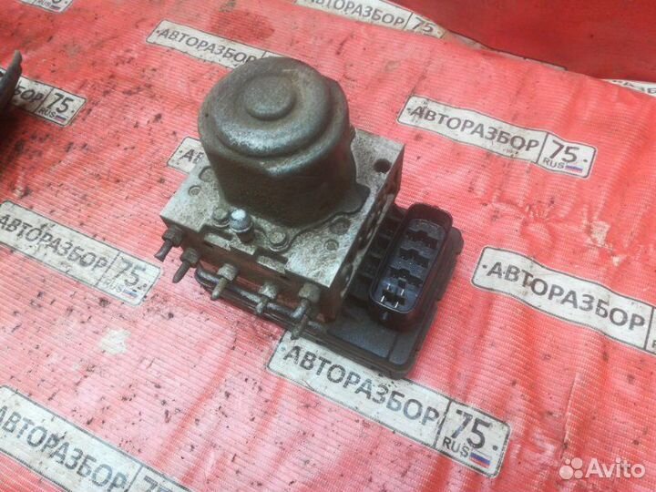 Блок abs Toyota Ipsum ACM26W 2azfe 2002