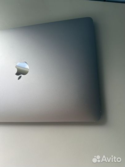 MacBook Air 13 2018 i5/16/512gb