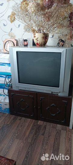 Трюмо трельяж с зеркалом, кровать 2 шт