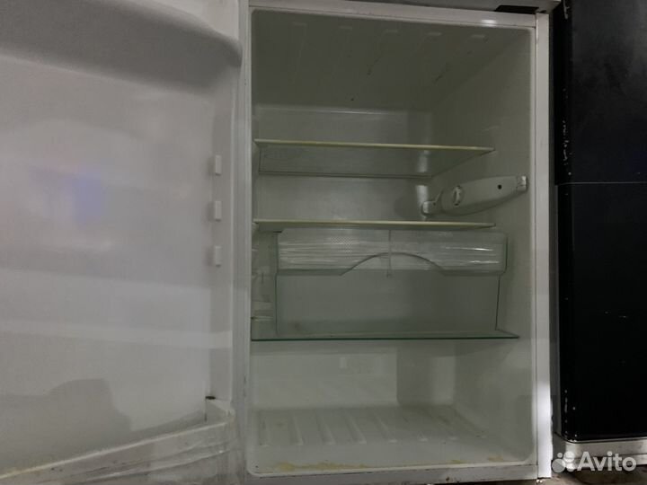 Шкаф холодильный Rosenlew RJV 179