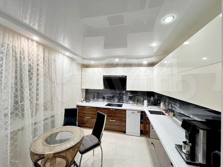 2-к. квартира, 87 м², 5/16 эт.