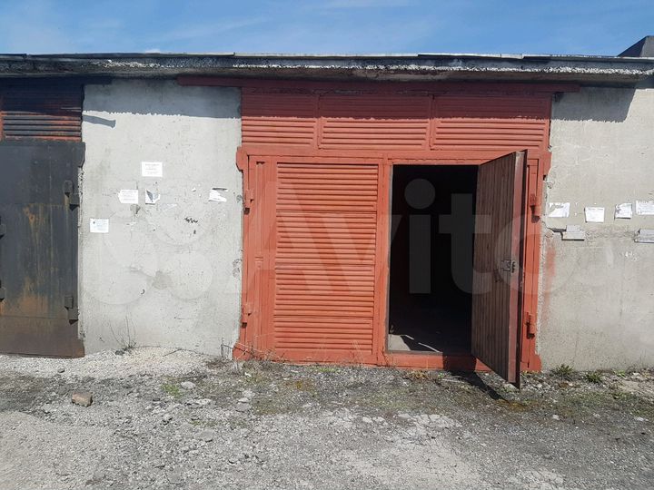 Гараж, > 30 м²